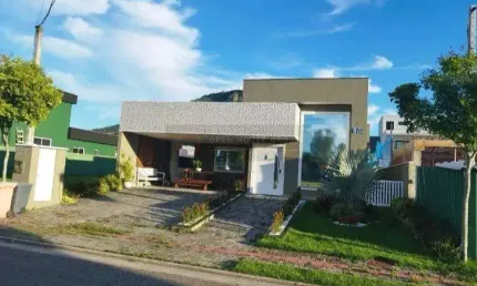 Open House Vende  Casa Linear com Piscina Privativa e Área Gourmet em Condomínio Clube | 400m² |