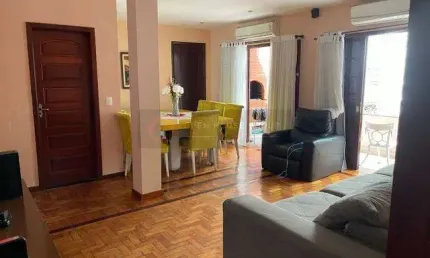 Open House vende: - BAIXOU! 1ª quadra da praia, 4 quartos, sala 2 ambientes, dep. completa