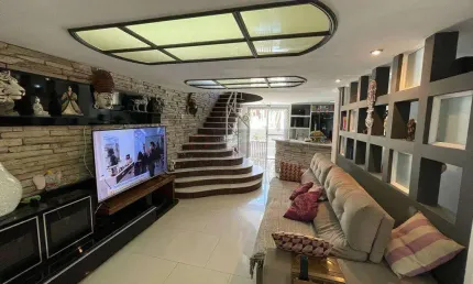 OPEN HOUSE VENDE: 5 QUARTOS PORTEIRA FECHADA NO CONDOMÍNIO BOA VISTA PRÓXIMO ENTRADA DE ITACOATIARA