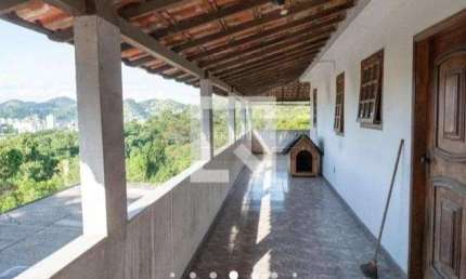 OPEN HOUSE,VENDE EXCELENTE CASA NO FONSECA ,COM 4 QUARTOS,4 BANHEIROS , GARAGEM,TEM TAMBEM UMA KITN
