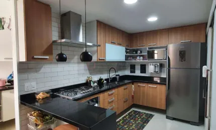Open House vende: MIOLO DE ICARAÍ  Apartamento 3 quartos, suíte e planejados!