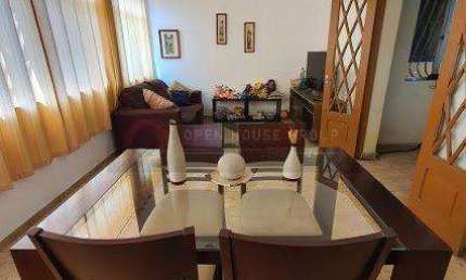 Open House Vende: 3 casas no mesmo terreno. Ideal para família grande ou comércio.