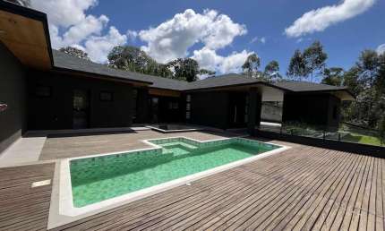Casa para Venda em Bragança Paulista, Condomínio Jardim Das Palmeiras, 4 dormitórios, 2 suítes, 5 banheiros, 4 vagas