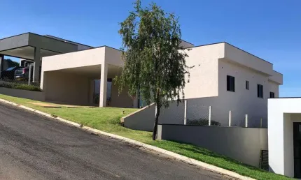 Casa para Venda em Bragança Paulista, Condomínio Flamboyant, 3 dormitórios, 3 suítes, 4 banheiros, 2 vagas
