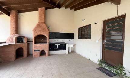 Casa para Venda em Bragança Paulista, Jardim Primavera, 1 dormitório, 1 banheiro, 3 vagas