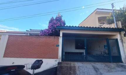 Casa para Venda em Bragança Paulista, Jardim Europa, 3 dormitórios, 1 suíte, 4 banheiros, 2 vagas