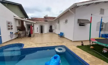 Casa para Venda em Bragança Paulista, Residencial Das Ilhas, 3 dormitórios, 1 suíte, 4 banheiros, 2 vagas