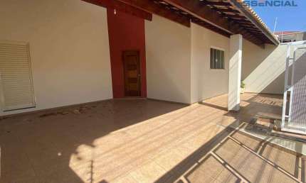 Casa com 3 dormitórios para alugar, 160 m² por R$ 3.300,00/mês - Jardim Panorama - Botucatu/SP
