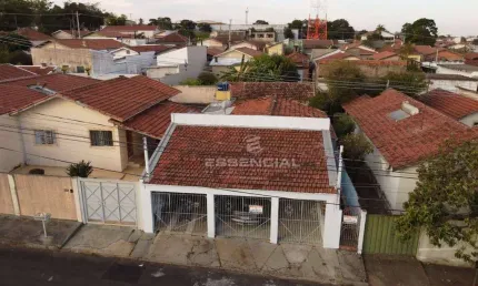 Casa com Edícula à venda, por R$ 250.000 - Vila Antártica - Botucatu/SP