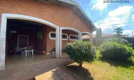 Casa com 4 dormitórios à venda, por R$ 690.000 - Vila Carmelo - Botucatu/SP