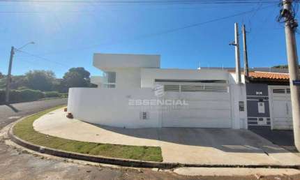 Casa com 3 dormitórios à venda, 105 m² por R$ 380.000,00 - Residencial Plaza Martin - Botucatu/SP