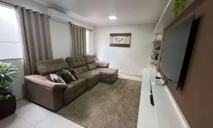 Casa com 3 dormitórios à venda, 170 m² por R$ 450.000,00 - Jardim Maria Luiza - Botucatu/SP