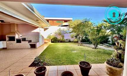Casa térrea à venda 02 suites com acessibilidade total em todos os ambientes