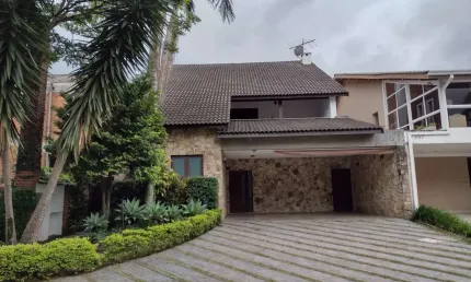 Casa em Condomínio para Locação em Santana de Parnaíba, Alphaville, 3 dormitórios, 1 suíte, 3 banheiros, 2 vagas