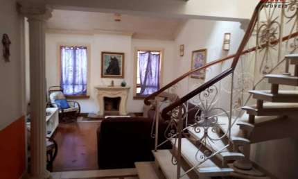 Casa com 3 quartos para alugar na Rua Santo Antônio, 174, Vila Galvão, Guarulhos por R$ 5.000