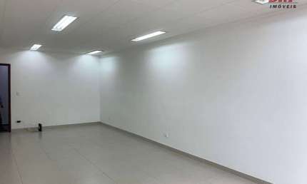 Sala comercial com 1 sala para alugar na Rua Treze de Maio, 445, Vila Galvão, Guarulhos por R$ 1.200