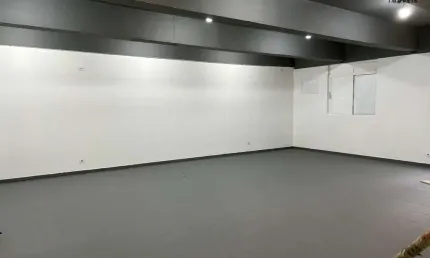 Sala comercial com 1 sala para alugar na Rua Treze de Maio, 445, Vila Galvão, Guarulhos por R$ 1.200