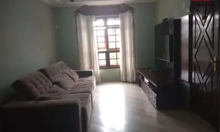 Casa com 3 quartos para alugar na Maria José Belegarde Santoni, 70, Parque Renato Maia, Guarulhos por R$ 5.500