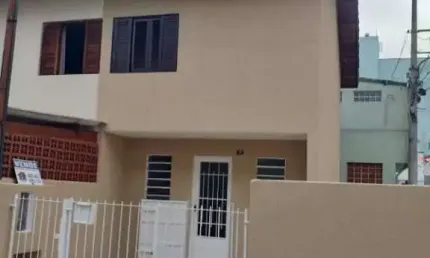 Casa com 2 quartos à venda na Rua Poeta Castro Alves, 29, Vila das Palmeiras, Guarulhos por R$ 343.000