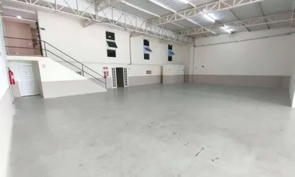 Sala comercial com 5 salas para alugar na Rua Antonio da Paixão Solano, 00, Jardim Vitória, Embu das Artes