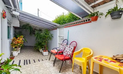 Casa com 2 quartos à venda na Rua Antônio Simões de Oliveira, 201, Sítio Cercado, Curitiba