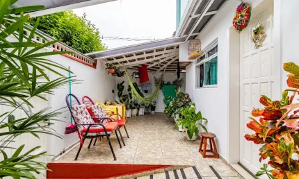 Casa com 2 quartos à venda na Rua Antônio Simões de Oliveira, 201, Sítio Cercado, Curitiba