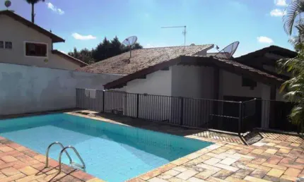 Casa para Venda em Atibaia, Vila Santista, 4 dormitórios, 1 suíte, 2 banheiros, 5 vagas