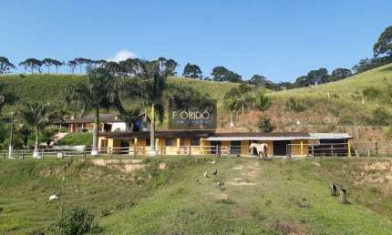 Sítio para Venda em Piracaia, Pião, 6 dormitórios, 3 banheiros, 10 vagas