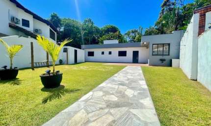 Casa em Condomínio para Temporada em Bertioga, Condomínio Costa do Sol, 2 dormitórios, 1 suíte, 3 banheiros, 2 vagas