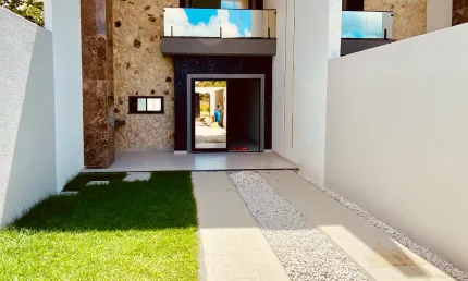 Duplex  nova - eusébio - acabamento espetacular. localização também.