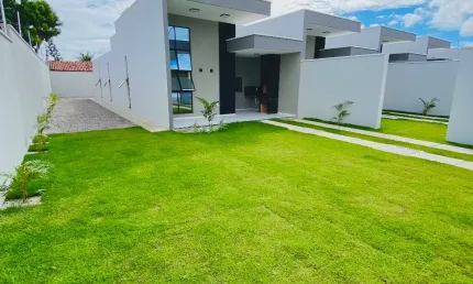 Eusébio - casa de esquina lote grande.   - acabamento espetacular. localização também.