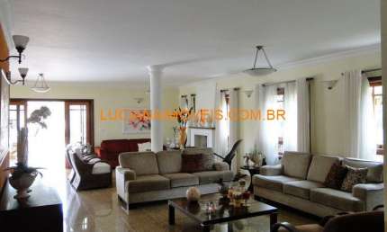 EXCELENTE SOBRADO EM VINHEDO DE 507 M² COM TERRENO DE 1.100 M²