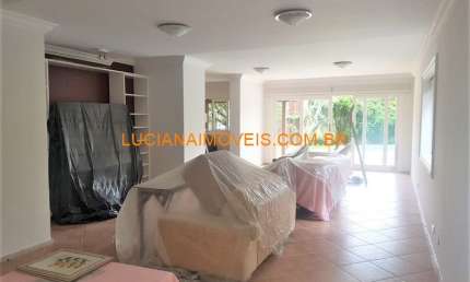 ÓTIMA CASA ASSOBRADADA COM 3 PISOS - 4 SUITES E 6 VAGAS