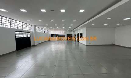 EXCELENTE PREDIO COMERCIAL DE ESQUINA NA VILA LEOPOLDINA