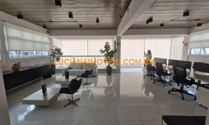 Sala comercial para alugar na Rua Pio XI, Alto da Lapa, São Paulo