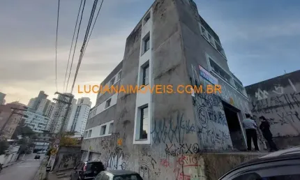 Ponto comercial/Loja/Box para aluguel e venda possui 620 metros quadrados