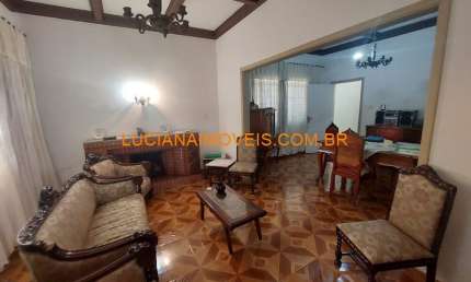 SOBRADO DE 394 M² EM TERRENO DE 835 M² COM 5 DORMITORIOS
