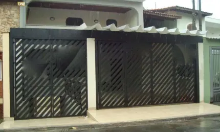 Sobrado Padrão para Venda em Vila Moreira Guarulhos-SP