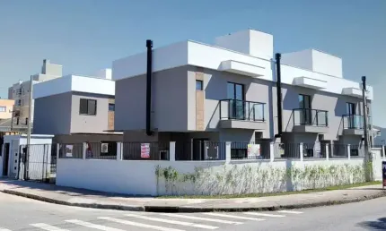 Casa em condomínio fechado com 3 quartos à venda na abílio roldão garcia, 49, nova palhoça, palhoça, 99 m2 por r$ 609.096