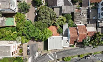 Terreno à venda na Rua Bezerra de Menezes, 178, Passo da Areia, Porto Alegre, 198 m2 por R$ 348.000