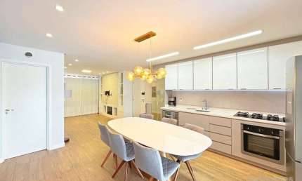 Casa com 4 quartos à venda na Avenida Clemenciano Barnasque, 421, Teresópolis, Porto Alegre, 207 m2 por R$ 890.000