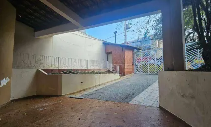 Sobrado com 3 dormitórios para alugar, 317 m² por R$ 12.575,38/mês - Vila Bastos - Santo André/SP