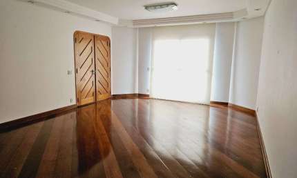 Apartamento a venda Vila Assunção com 197m² de área útil