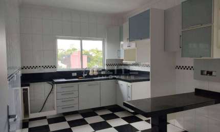Sobrado com 3 dormitórios para alugar, 250 m² por R$ 5.653,85/mês - Vila Assunção - Santo André/SP