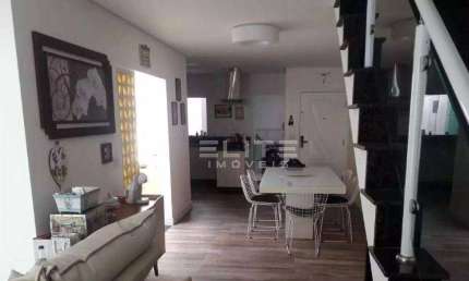 Sobrado em Condomínio Fechado ! Com 3 Quartos,  1 Suíte, Espaço Gourmet e 194m²  Região Privilegiada!