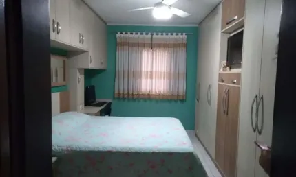 Casa dois dorms sendo uma suite 3 vagas dá para ampliar