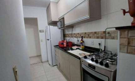 Ótimo apartamento 2 dorms (sendo uma suíte), com sacada.