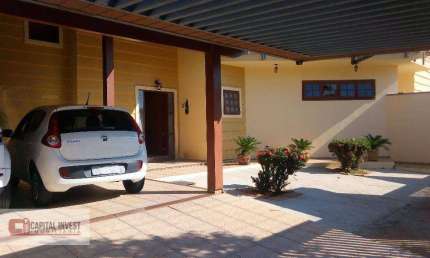 Casa com 5 quartos à venda na Avenida Lauro de Carvalho, Jardim Berlim, Jaguariúna