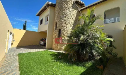 Casa com 3 dormitórios à venda, 220 m² por R$ 1.120.000,00 - Jardim São Caetano - Jaguariúna/SP