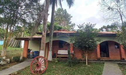 Chácara - área à venda com 04 dormitórios sendo 01 suíte em Suzano/SP.